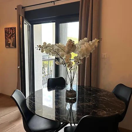 Pervan Large Apartamento