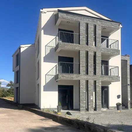 Lejlighed Pervan Large