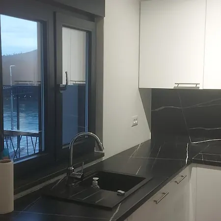 Lejlighed Pervan Large *