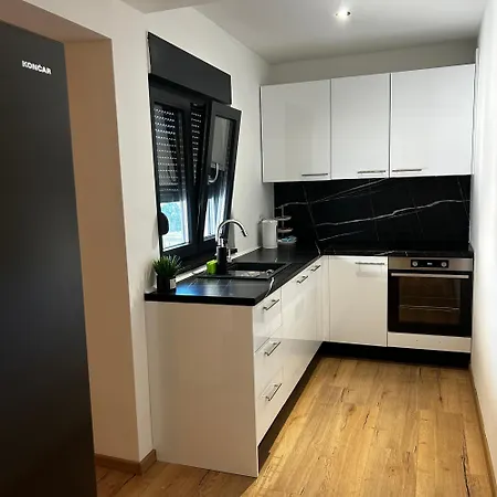 Apartment Pervan Large
